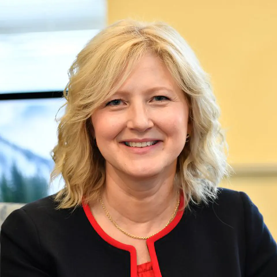 Portrait of Tracy Morris